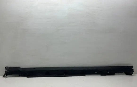 Toyota Highlander XU50 Sill 758600E040