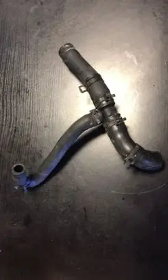 Audi A6 S6 C4 4A Engine coolant pipe/hose 252516