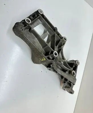 Skoda Octavia Mk2 (1Z) Engine mounting bracket 06F903143E