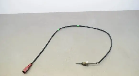 Volkswagen Jetta VI Oil temperature sensor 04L906088BR