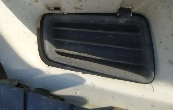 Volvo S40, V40 Front bumper lower grill