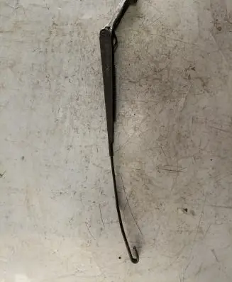 Suzuki Grand Vitara I Front wiper blade arm P5903