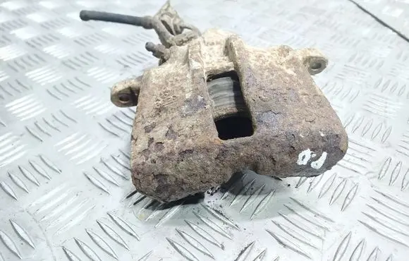 Volkswagen PASSAT B3 Front brake caliper