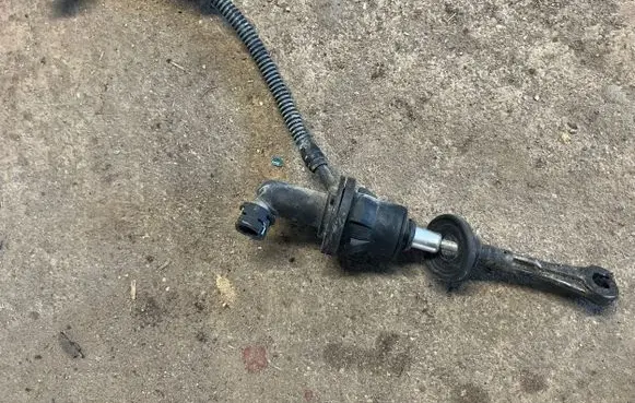 Peugeot 607 Clutch master cylinder 