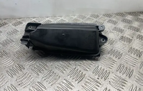 Mercedes-Benz E W212 Vacuum air tank A6510700568