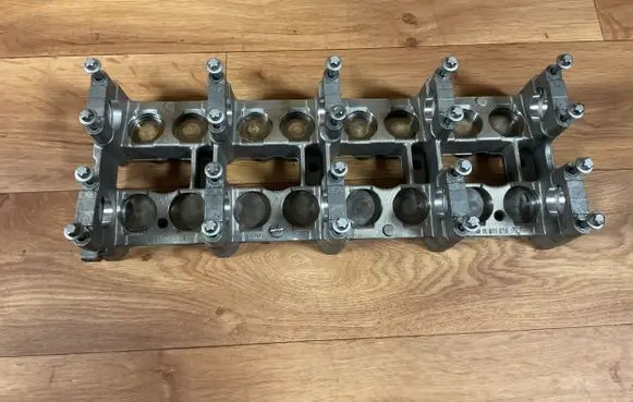 Mercedes-Benz C W203 Camshaft holder R6110160504