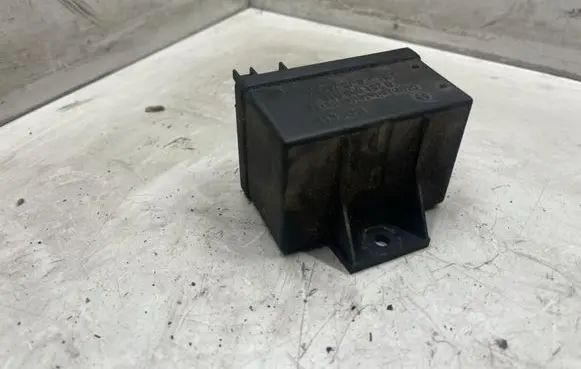 Glow plug pre-heat relay
