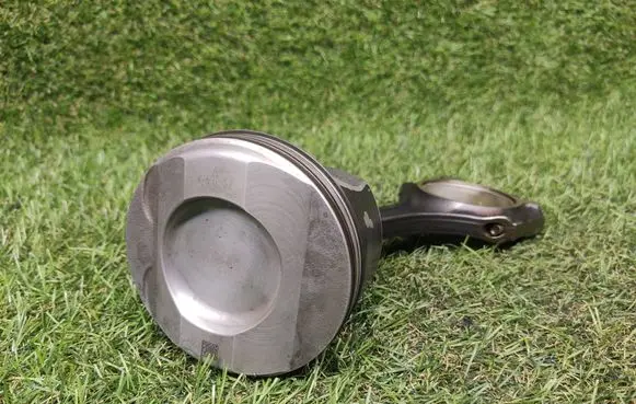 Mercedes-Benz E W212 Piston with connecting rod A2760300020 A2760300320 A2760300420