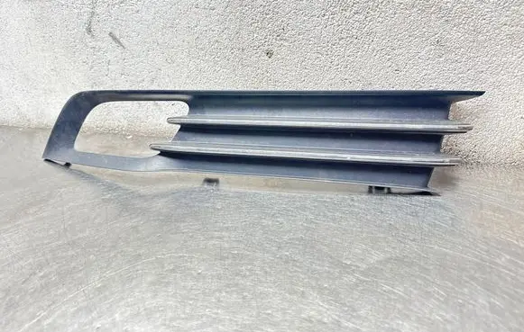 Volvo V70 Front fog light trim/grill 31323993