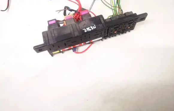 Volkswagen Golf IV Fuse box set 8l0941822