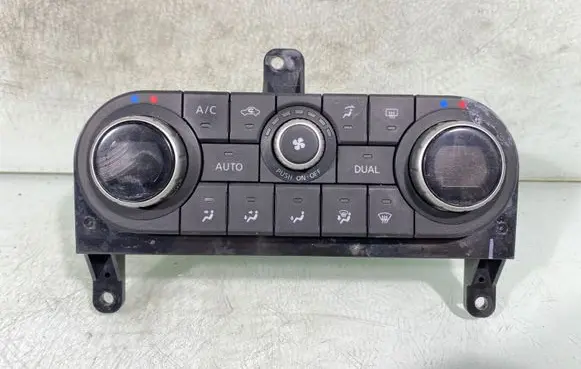Nissan Qashqai Climate control unit 27500br47b