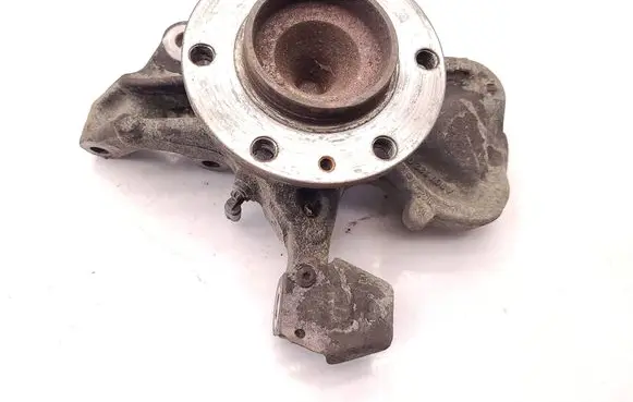 Front wheel hub