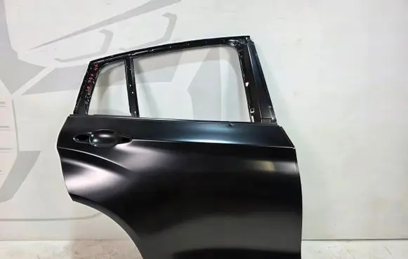 BMW X4 F26 Rear door