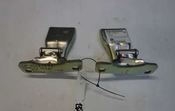 Opel Astra J Tailgate/trunk/boot hinge 13258165