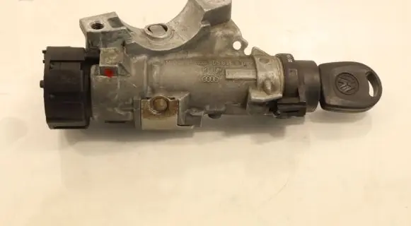 Volkswagen Polo V 6R Ignition lock 