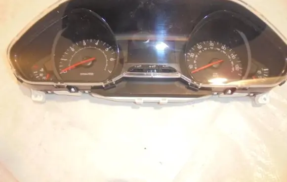 Peugeot 208 Speedometer (instrument cluster) 9801906780