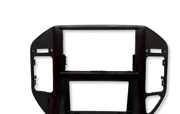 Mitsubishi Pajero Radio/GPS head unit trim MR456373