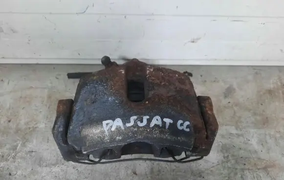 Volkswagen PASSAT CC Front brake caliper