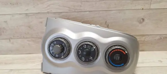Toyota Yaris Climate control unit 554060D190