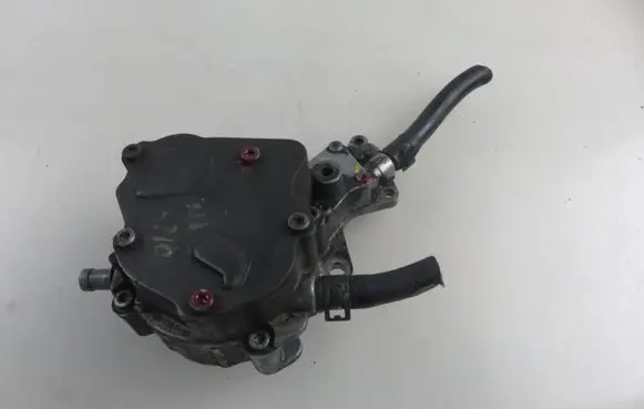 Volkswagen PASSAT B5.5 Vacuum pump 038145209E