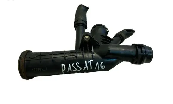 Volkswagen PASSAT B8 Engine coolant pipe/hose 04L121026Q