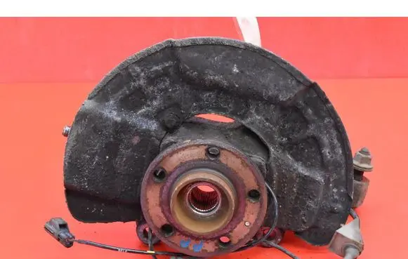 Volvo XC90 Front wheel hub spindle knuckle