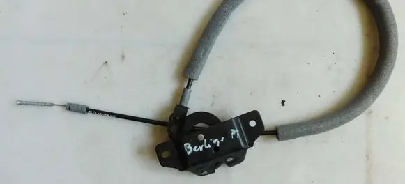 Peugeot Partner Rear door lock 8726C9