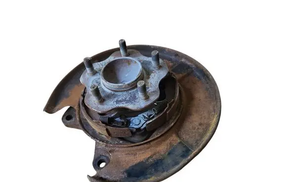 Nissan Leaf I (ZE0) Rear wheel hub