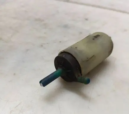 Mercedes-Benz 207 310 Windscreen/windshield washer pump