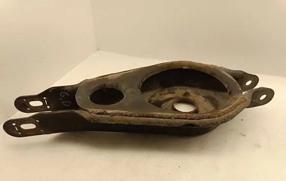 Chrysler Pacifica Rear upper control arm/wishbone 68218021AA 8947