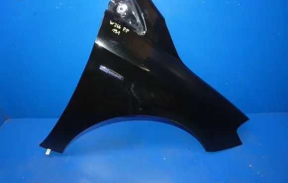 Mercedes-Benz B W246 W242 Fender 