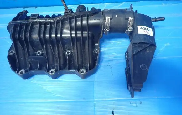 Ford Focus Intake manifold CM5G-9424-FA 1047092S01
