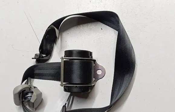 Toyota Verso Rear seatbelt 73370-0F020 6102942