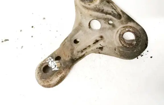 Mazda 6 Engine mounting bracket