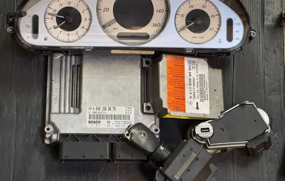 Engine ECU kit and lock set