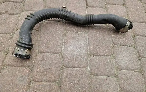 Opel Vivaro Intercooler hose/pipe 144606126R 93867727