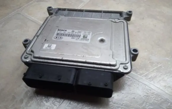 KIA Ceed Engine control unit/module 391102B520 0261201202