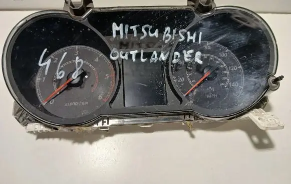 Mitsubishi Outlander Speedometer (instrument cluster) 8100B203