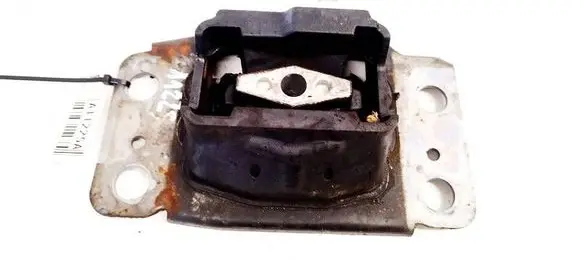 Ford Mondeo MK IV Engine mount bracket 6G917M121AC