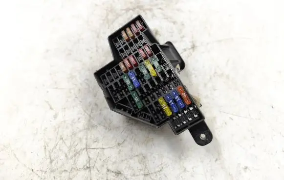 Audi A6 S6 C6 4F Fuse module 1K2941824