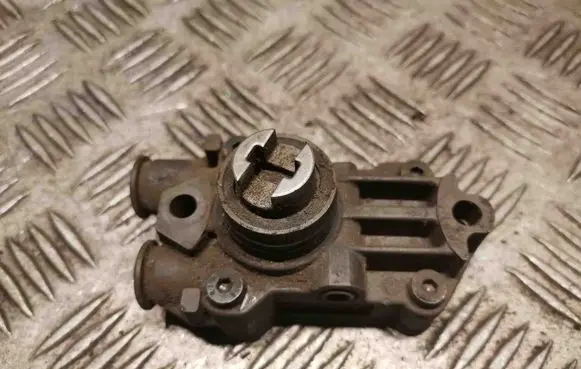 Mercedes-Benz C W203 Fuel injection high pressure pump A6110900350 6110900350