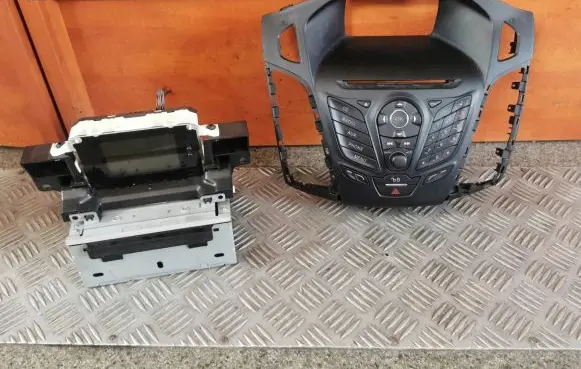 Ford Focus Screen/display/small screen AM5T18B955BD