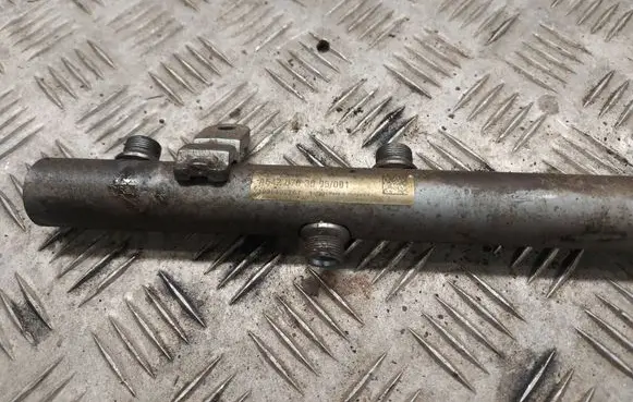 Mercedes-Benz S W220 Fuel main line pipe A6420703095