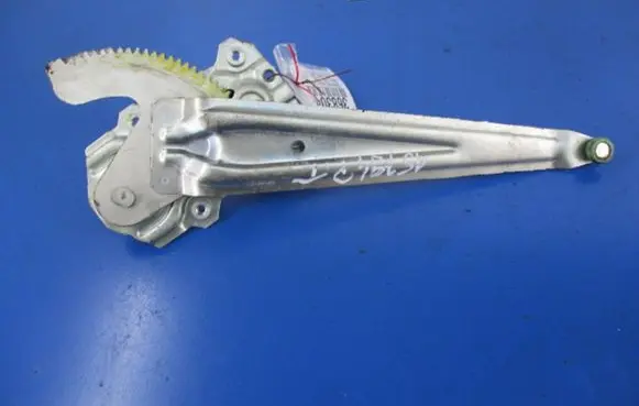 Suzuki SX4 Rear door window regulator with motor