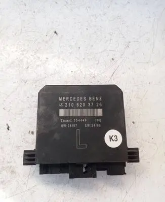 Mercedes-Benz E W210 Door control unit/module 2108203726