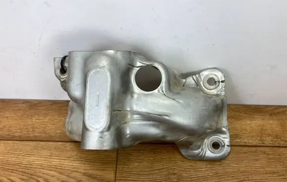 Ford Explorer VI Heat shield in engine bay LB5E9G479AAPINYA LB5E9G479AA