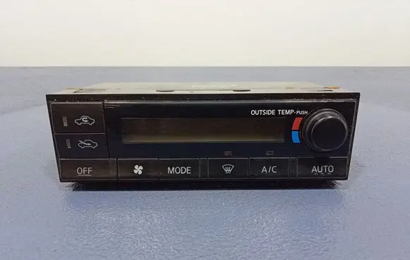 Nissan X-Trail T30 Climate control unit 275008H802