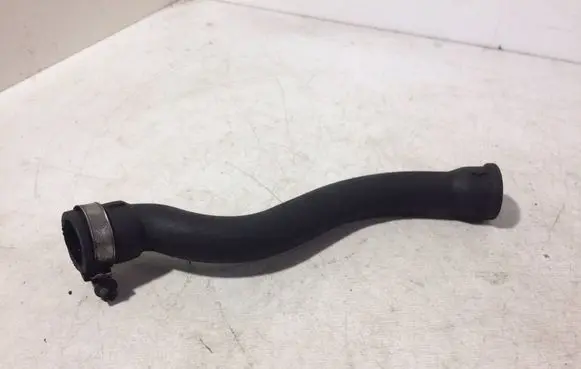 Volkswagen Golf III Breather hose/pipe 028103493S