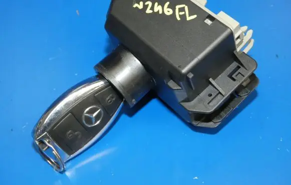 Mercedes-Benz A W176 Ignition lock A2469054602