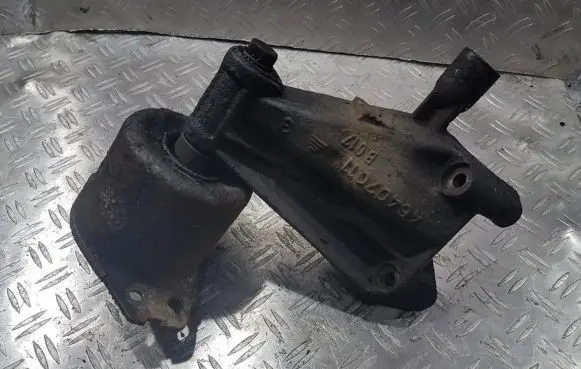 Fiat Bravo - Brava Engine mount bracket